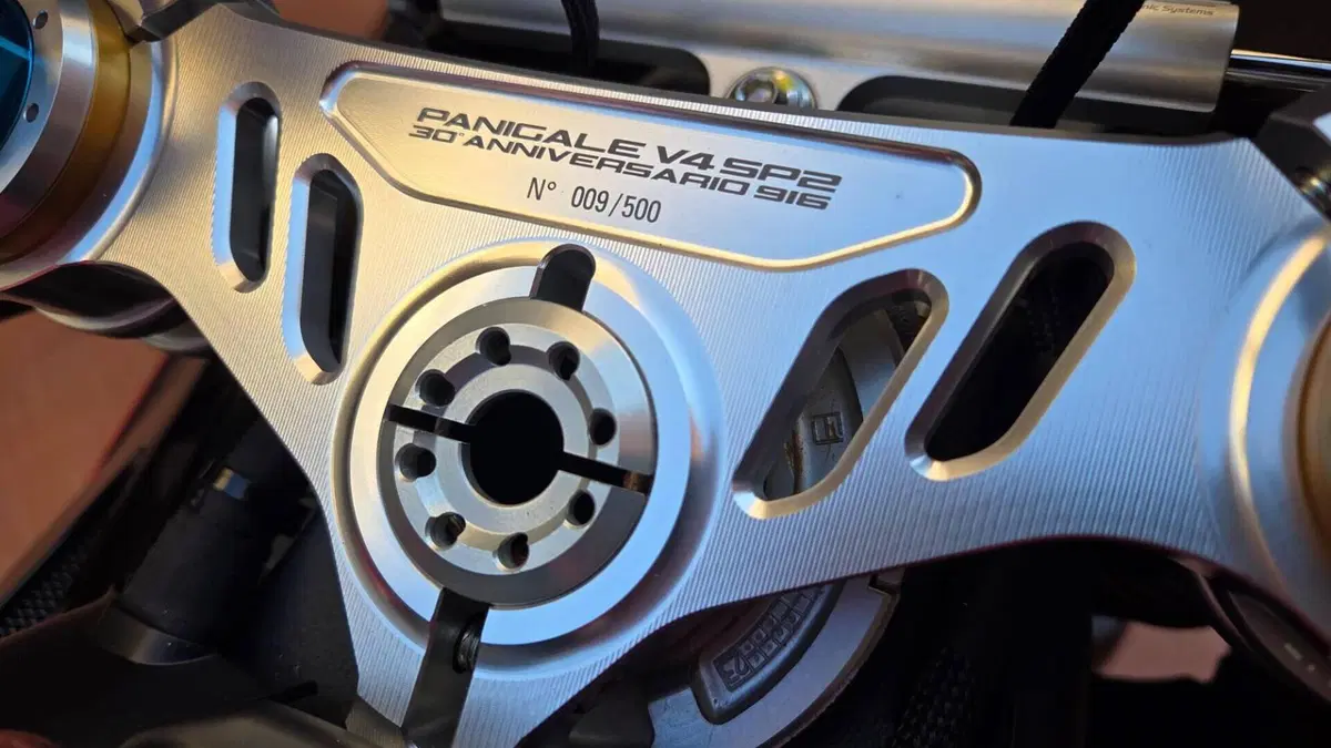 Ducati Panigale V4 SP2 30° Anniversario 916 (2024)  (2)
