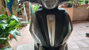 Piaggio Beverly 350 SportTouring ie ABS (2011 - 17)  (2)