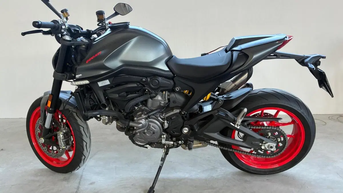 Ducati Monster 937 (2021 - 25)  (3)