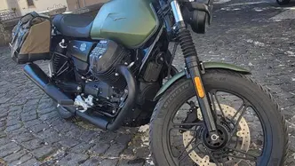 Moto Guzzi V7 Stone Ten (2024 - 25) usata