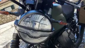 Moto Guzzi V7 Stone Ten (2024 - 25)  (4)