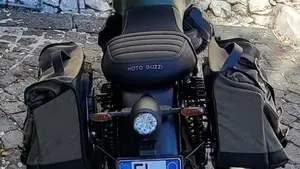 Moto Guzzi V7 Stone Ten (2024 - 25)  (5)