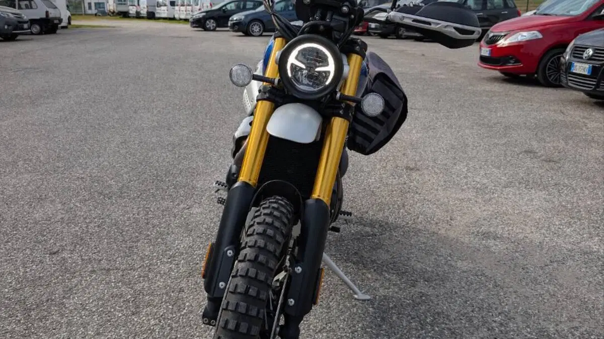 Triumph Scrambler 1200 XE (2019 - 20)  (9)