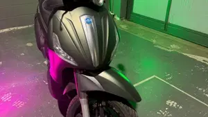 Piaggio Beverly 350 S ABS (2019 - 20)  (2)