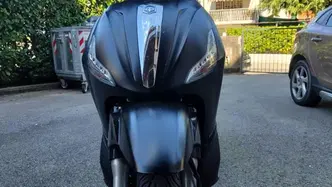Piaggio Beverly 300 i.e. Police ABS-ASR (2017 - 20) usata