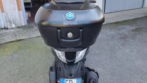 Piaggio Beverly 300 i.e. Police ABS-ASR (2017 - 20)  (3)