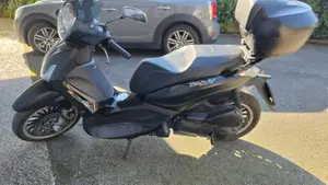 Piaggio Beverly 300 i.e. Police ABS-ASR (2017 - 20)  (4)