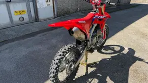 Honda CRF 450R (2024)  (8)
