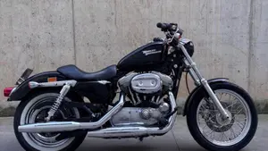 Harley-Davidson 883 Low (2008 - 12) - XL 883L 