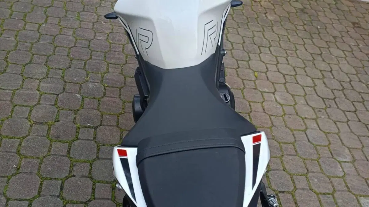 Triumph Street Triple 765 R (2023 - 26)  (3)
