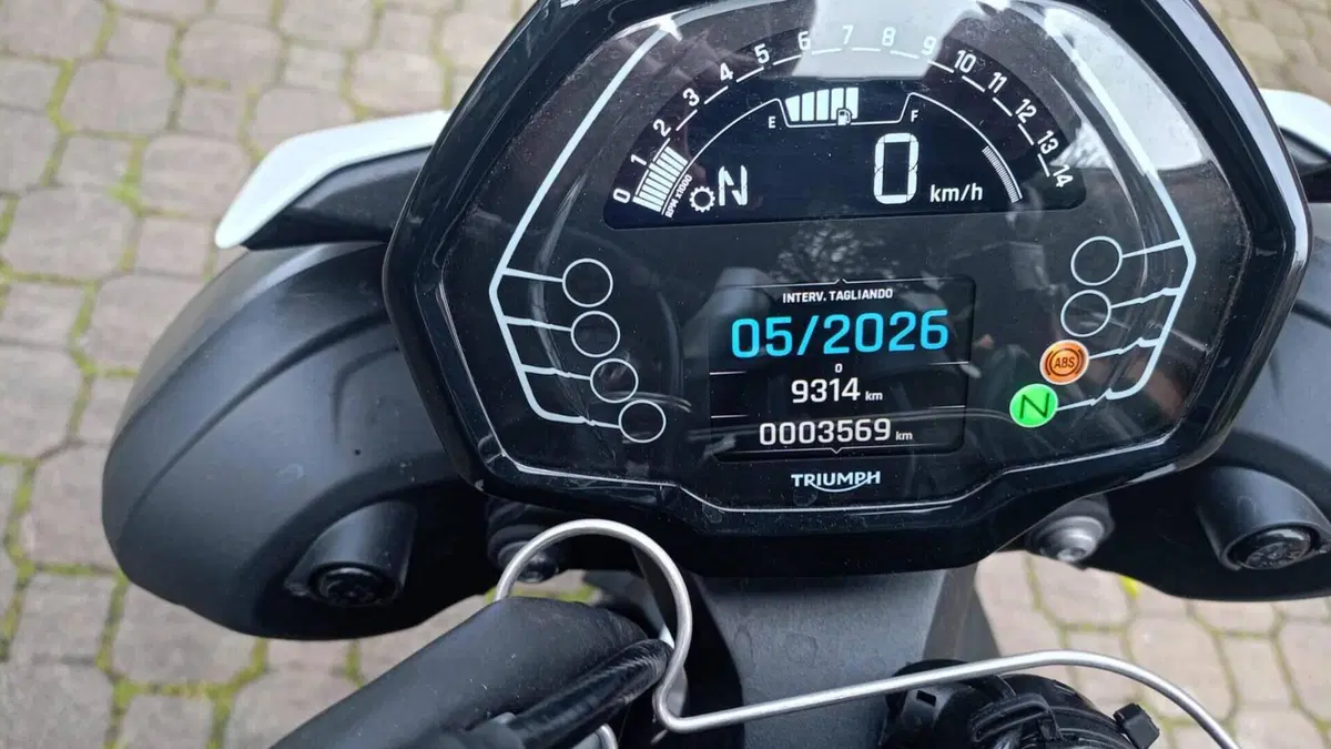 Triumph Street Triple 765 R (2023 - 26)  (5)