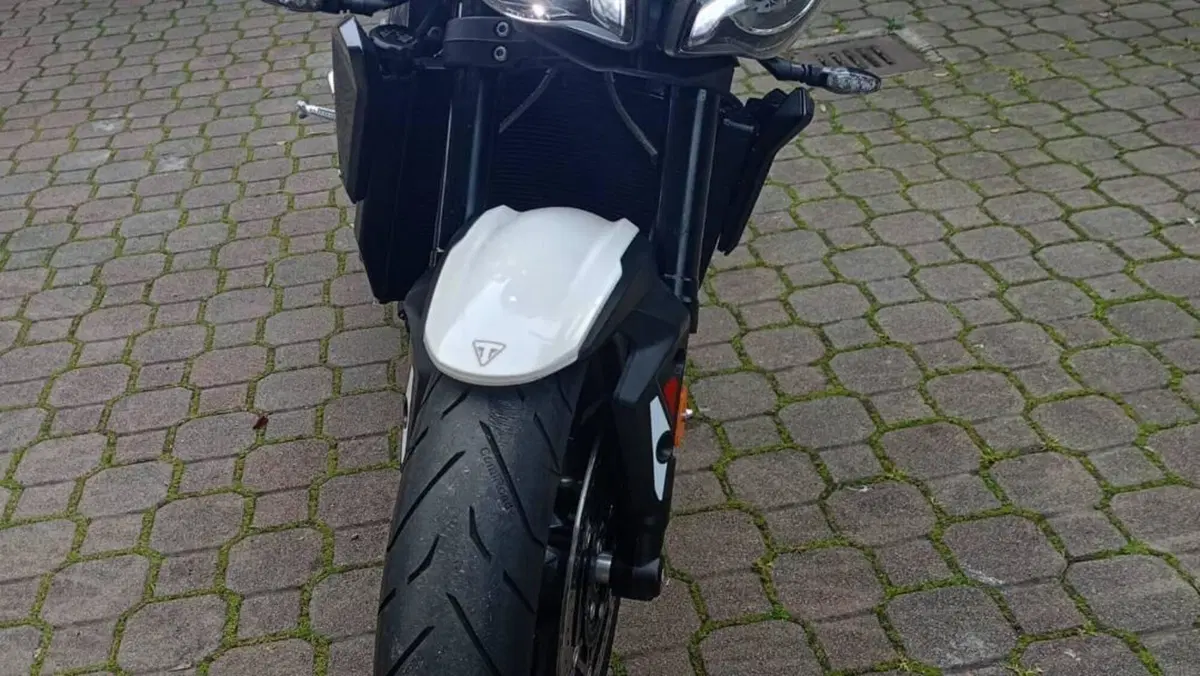 Triumph Street Triple 765 R (2023 - 26)  (6)