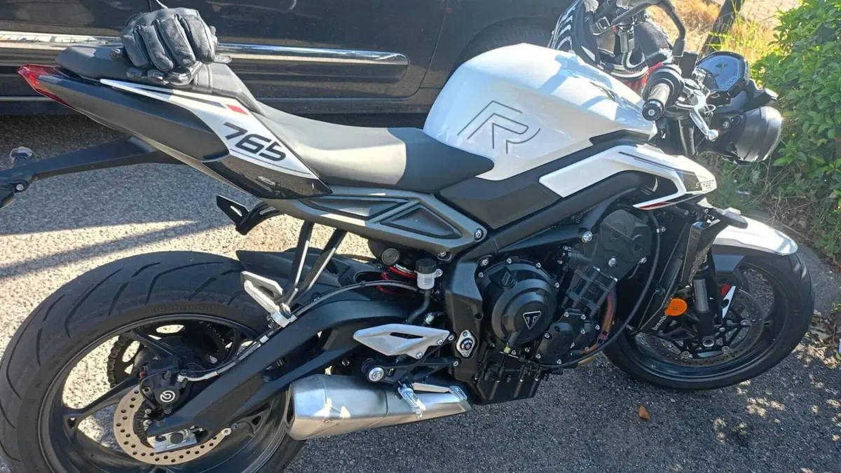 Triumph Street Triple 765 R (2023 - 26) 