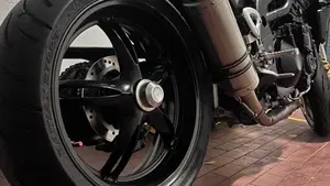 Triumph Speed Triple 1050 (2005 - 11)  (2)