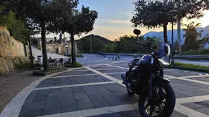 Moto Guzzi V7 Stone (2021 - 24)  (4)