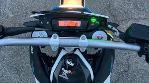 Husqvarna 701 Supermoto (2017 - 19)  (6)