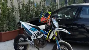 Husqvarna 701 Supermoto (2017 - 19)  (8)
