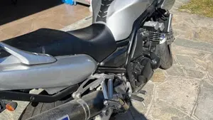 Yamaha FZS 600 Fazer (1998 - 01)  (4)