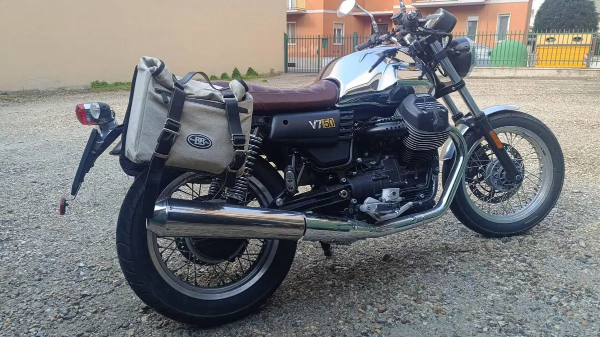 Moto Guzzi V7 III Anniversario (2017 - 18) 