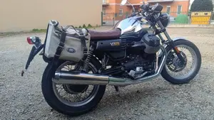Moto Guzzi V7 III Anniversario (2017 - 18) 
