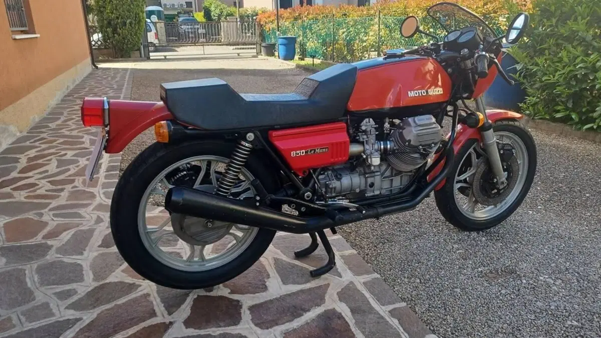 Moto Guzzi   (2)