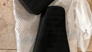 Moto Guzzi V9 Bobber (2018 - 20)  (4)