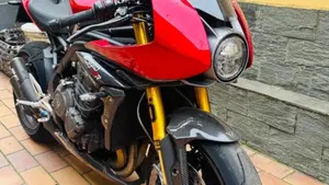 Triumph Speed Triple 1200 RR Bond Edition (2023)  (2)