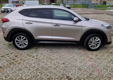 Hyundai Tucson 1.7 CRDi XPossible (3)