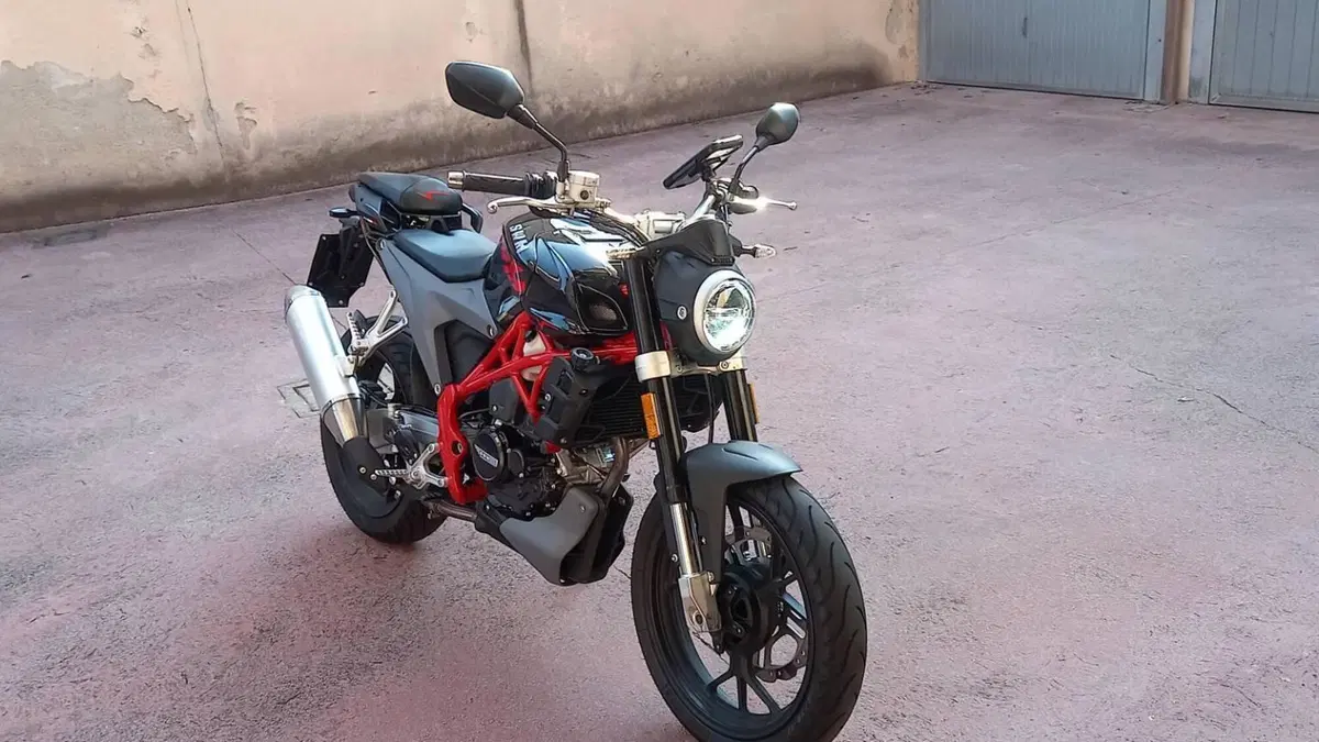 Swm Varez 125 (2022 - 23)  (2)