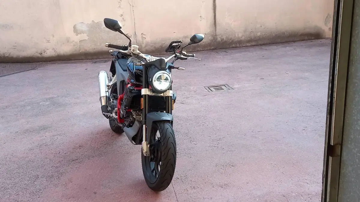 Swm Varez 125 (2022 - 23)  (3)