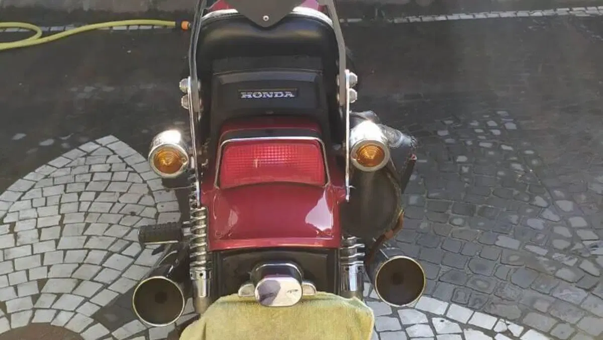 Honda   (2)