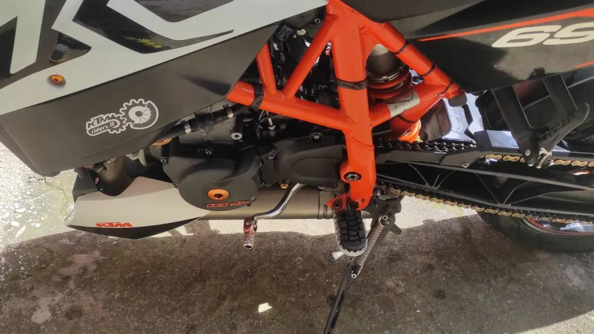 KTM 690 Duke R (2010 - 15)  (4)