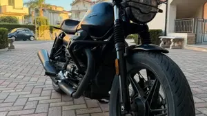 Moto Guzzi V7 Stone (2021 - 24) 