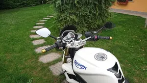 Triumph Street Triple (2007 - 12)  (4)