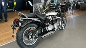 Triumph Bonneville Speedmaster 1200 (2026)  (2)