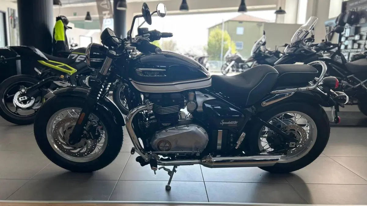Triumph Bonneville Speedmaster 1200 (2026)  (3)