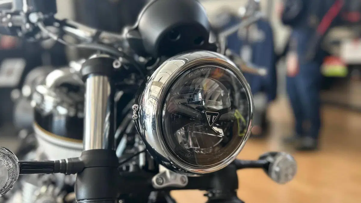 Triumph Bonneville Speedmaster 1200 (2026)  (5)