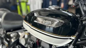 Triumph Bonneville Speedmaster 1200 (2026)  (6)