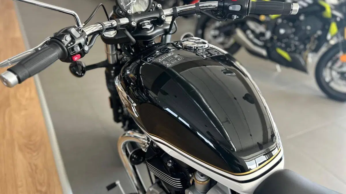 Triumph Bonneville Speedmaster 1200 (2026)  (8)