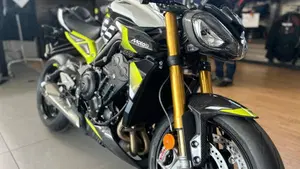 Triumph Street Triple 765 Moto2 (2026)  (9)