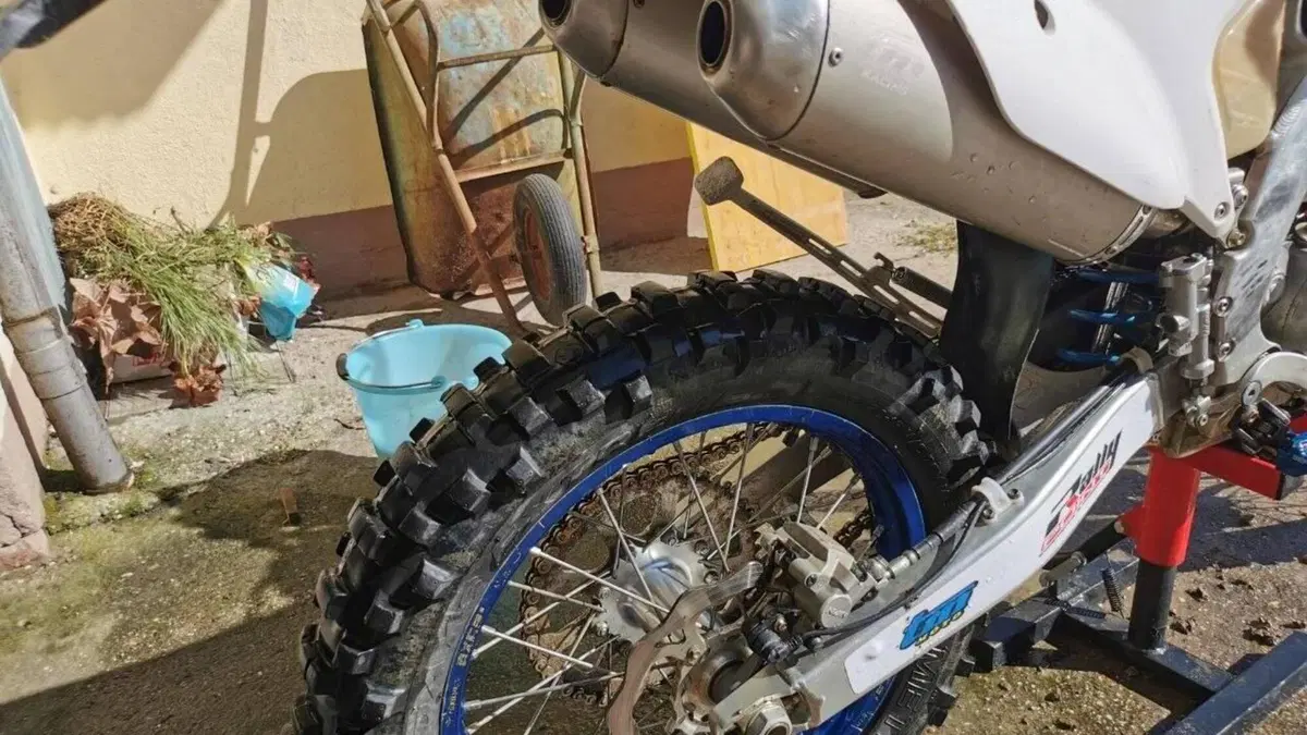 Tm Moto EN 300 ES Fi 4T (2023)  (9)