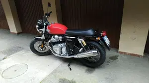 Royal Enfield Interceptor 650 Custom (2020) 