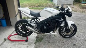 Triumph Speed Triple 1050 (2005 - 11) 