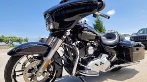 Harley-Davidson 1690 Street Glide Special (2014 - 16) - FLHX  (3)