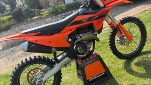 KTM 250 SX-F (2025)  (2)
