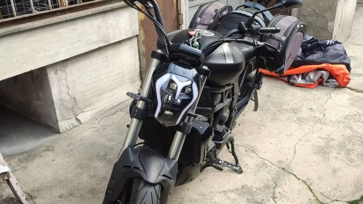 Benelli 502 C (2021 - 25)  (3)