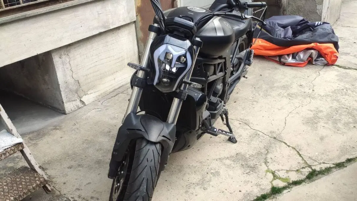 Benelli 502 C (2021 - 25)  (10)