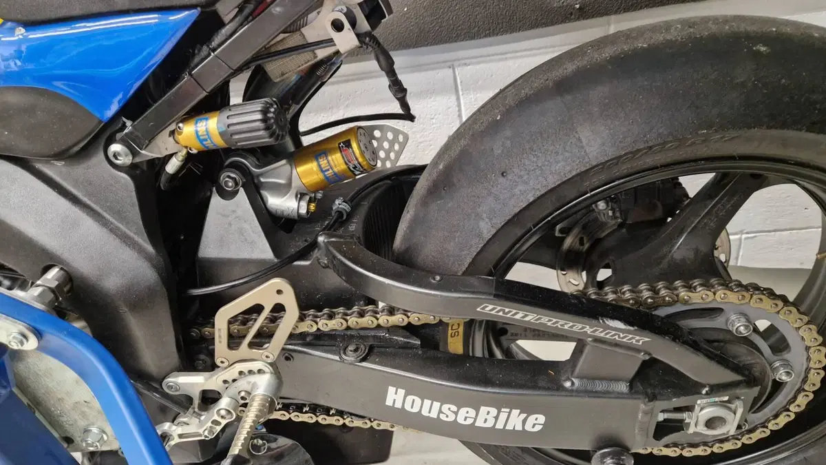 Honda CBR 1000 RR Fireblade (2004 - 05)  (5)