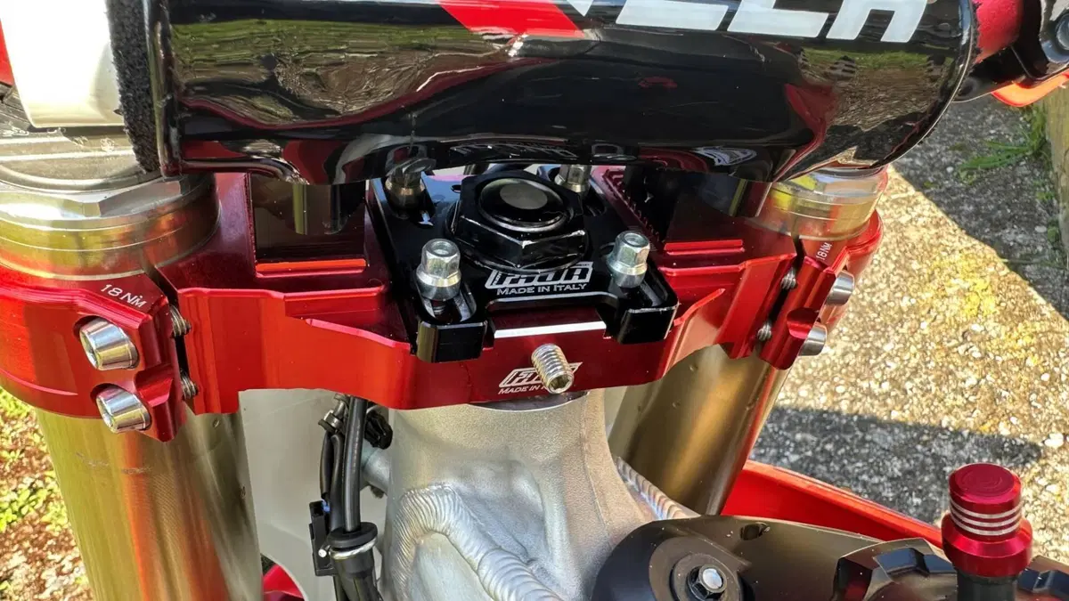 Honda CRF 450R (2017)  (4)