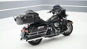 Harley-Davidson 1584 Electra Glide Ultra Classic (2007) - FLHTCU  (3)